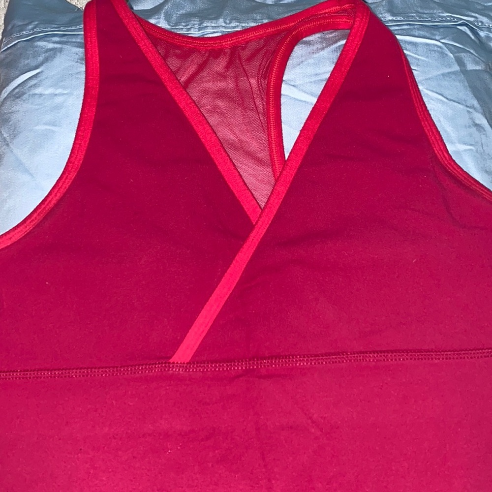 Lululemon top